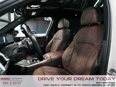 Used 2024 BMW X7 xDrive40i w/ M Sport Package image 31
