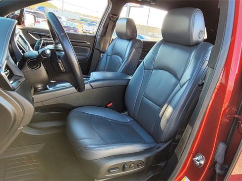 Used 2024 Buick Enclave Premium image 8