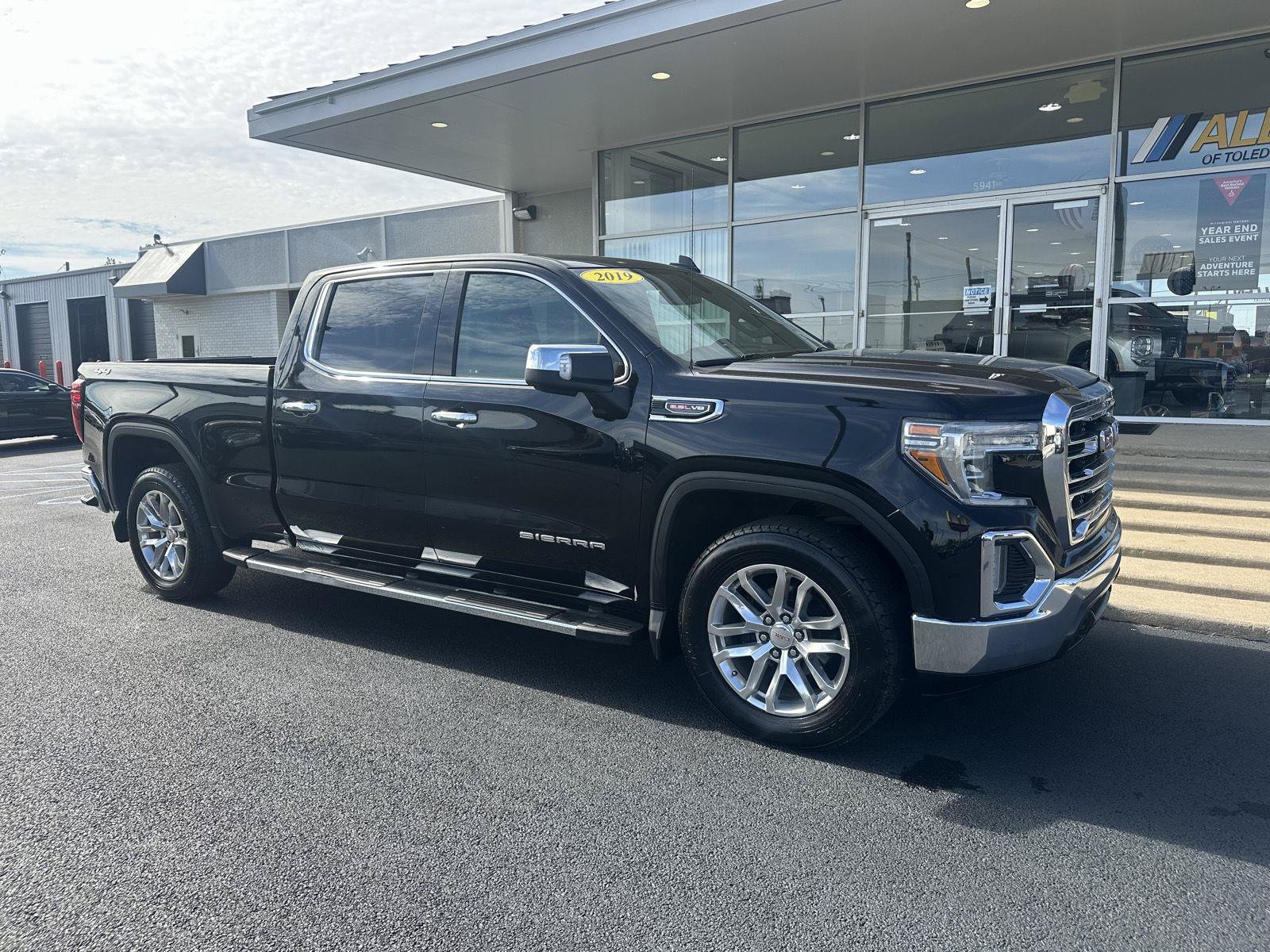 Used 2019 GMC Sierra 1500 SLT w/ SLT Premium Package AWD/4WD image 2