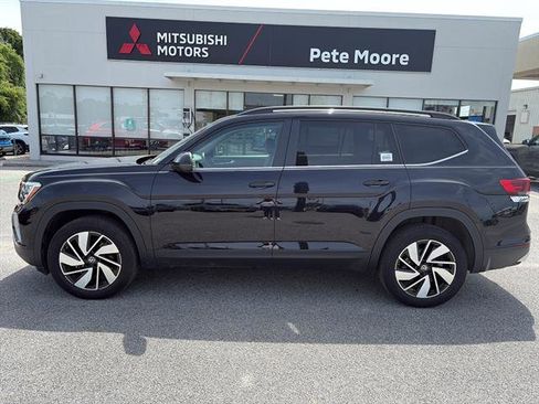Certified 2025 Volkswagen Atlas SE FWD image 3