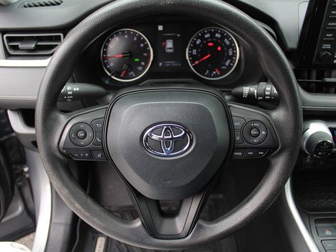 Used 2022 Toyota RAV4 XLE AWD/4WD image 15