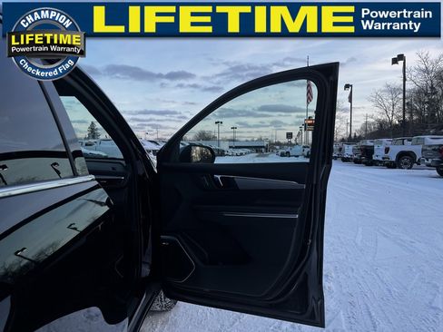 Used 2025 Buick Enclave Preferred image 40