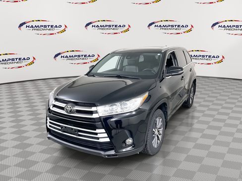 Used 2017 Toyota Highlander XLE image 1