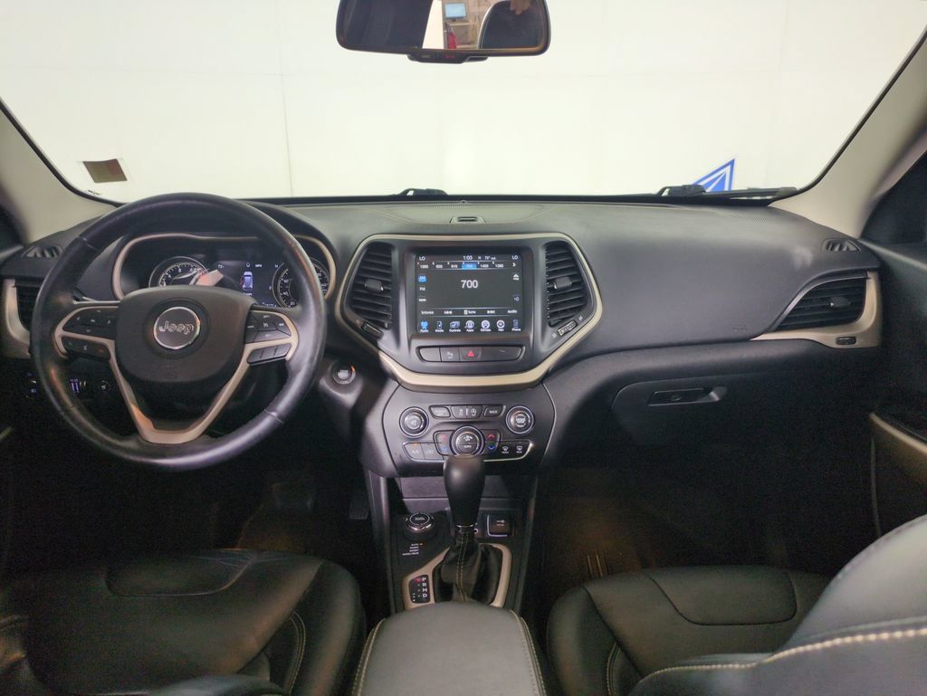 Used 2018 Jeep Cherokee Limited AWD/4WD image 17