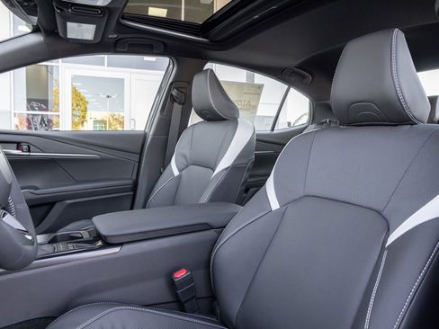 New 2026 Toyota Camry Hybrid image 8