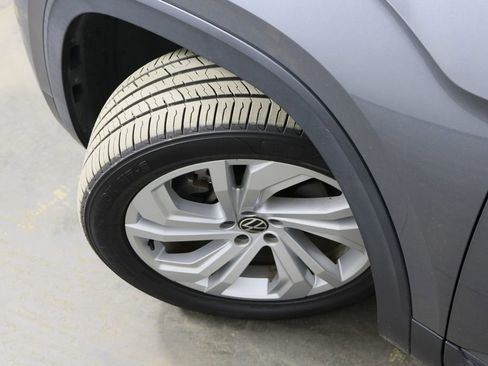 Used 2021 Volkswagen Atlas SE image 40