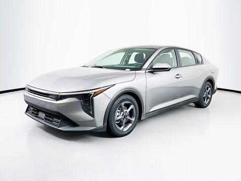 Used 2025 Kia K4 FWD image 3