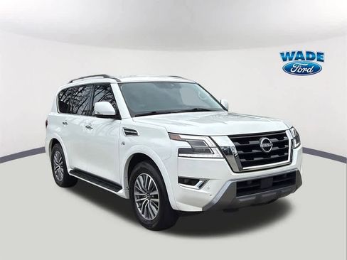 Used 2022 Nissan Armada SV w/ SV Appearance Package image 3