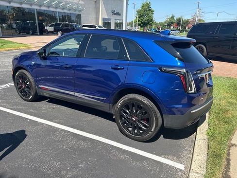 Certified 2025 Cadillac XT5 Sportv w/ LPO, Red Accent Package AWD/4WD image 2