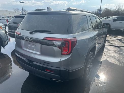 Used 2023 GMC Acadia SLE w/ Driver Convenience Package image 2