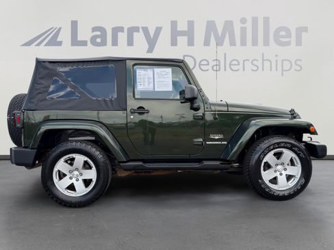 Used 2010 Jeep Wrangler Sahara AWD/4WD image 6