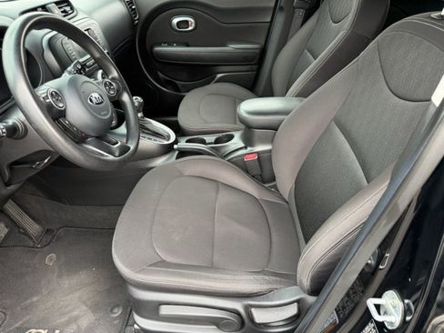 Used 2019 Kia Soul FWD image 12
