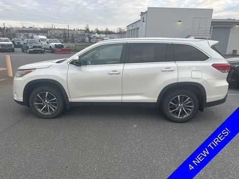 Used 2019 Toyota Highlander XLE image 4