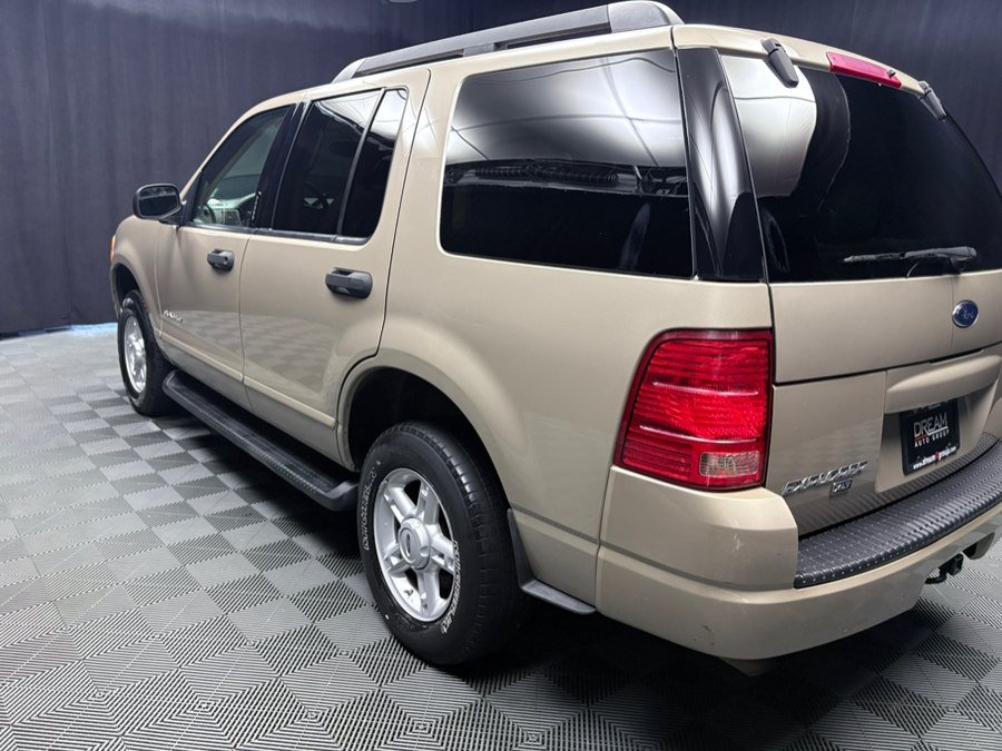 Used 2005 Ford Explorer 4WD XLT image 19