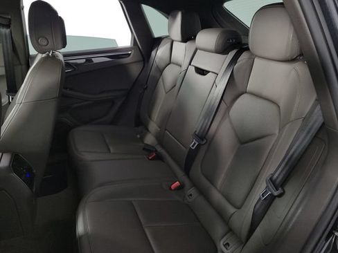 Used 2021 Porsche Macan AWD/4WD image 16
