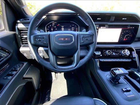 Used 2024 GMC Sierra 1500 AT4X image 5