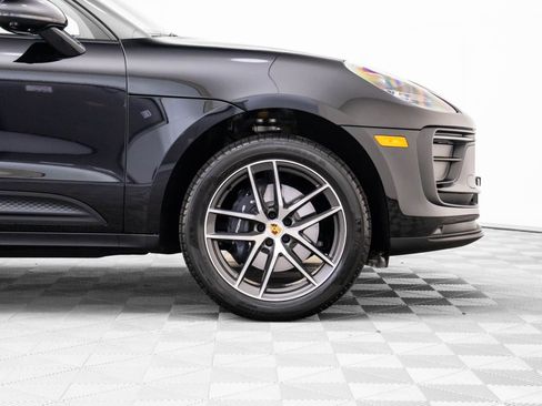 Certified 2026 Porsche Macan AWD/4WD image 34