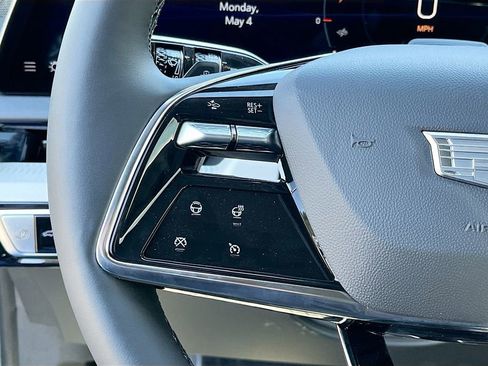 New 2026 Cadillac Optiq Luxury 1 w/ LPO, Floor Liner Package AWD/4WD image 18