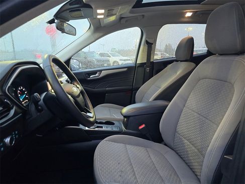 Used 2021 Ford Escape SE w/ SE Sport Appearance Package image 12