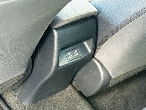 Used 2024 Toyota Corolla LE image 28