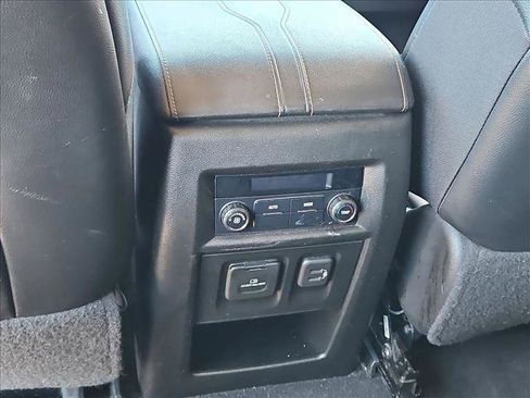 Used 2018 Chevrolet Traverse LT w/ LPO, Cargo Package FWD image 17