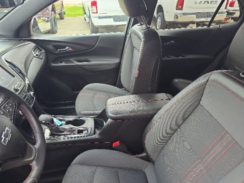 Used 2022 Chevrolet Equinox RS AWD/4WD image 16