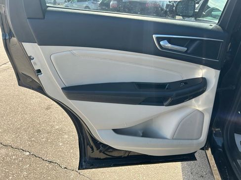 Used 2015 Ford Edge Titanium image 13