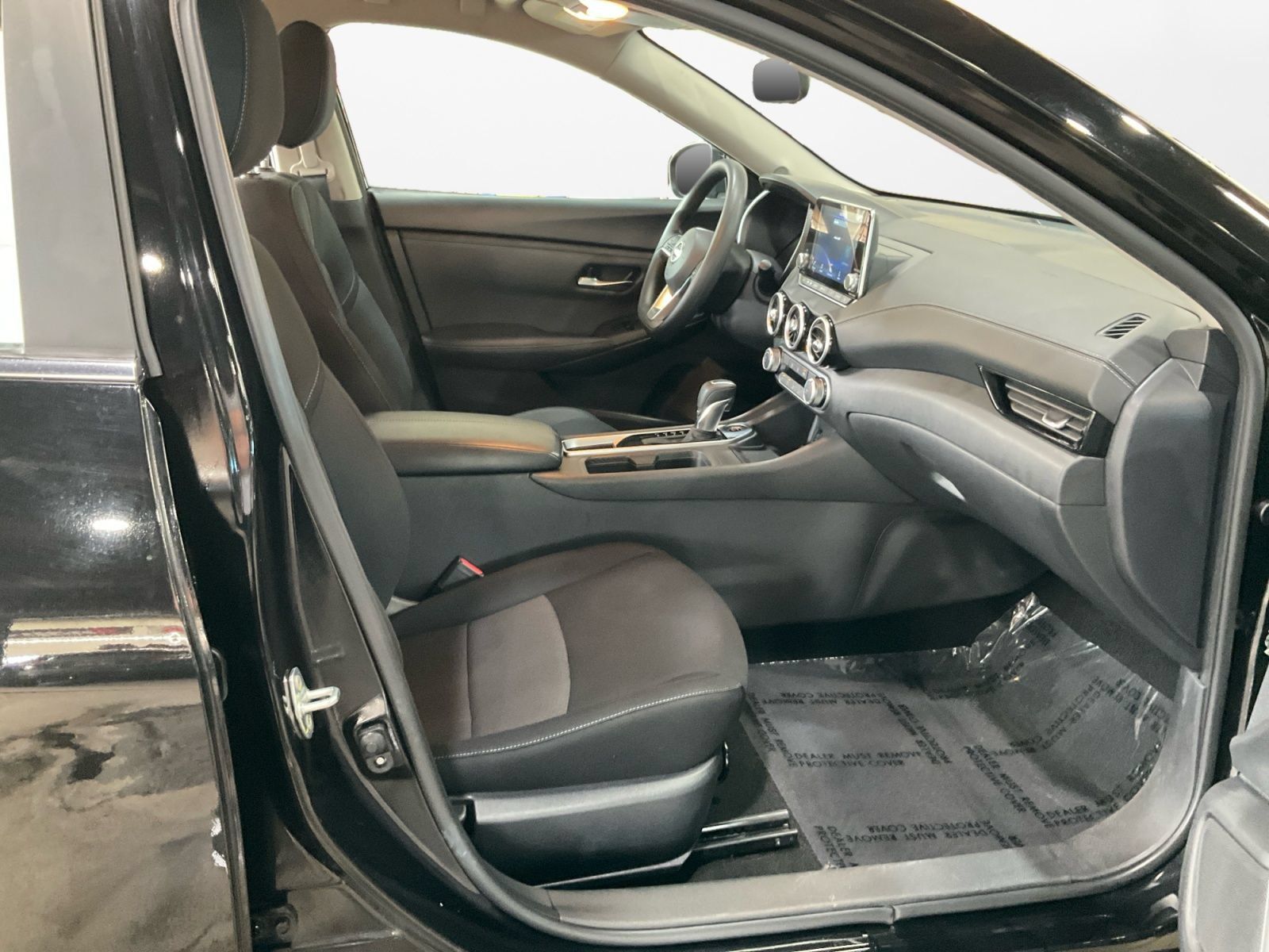 Used 2024 Nissan Sentra SV FWD image 17