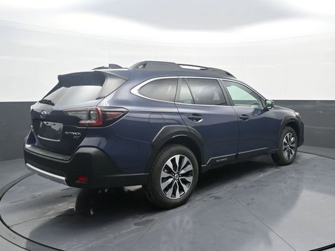 Used 2025 Subaru Outback Limited XT image 7