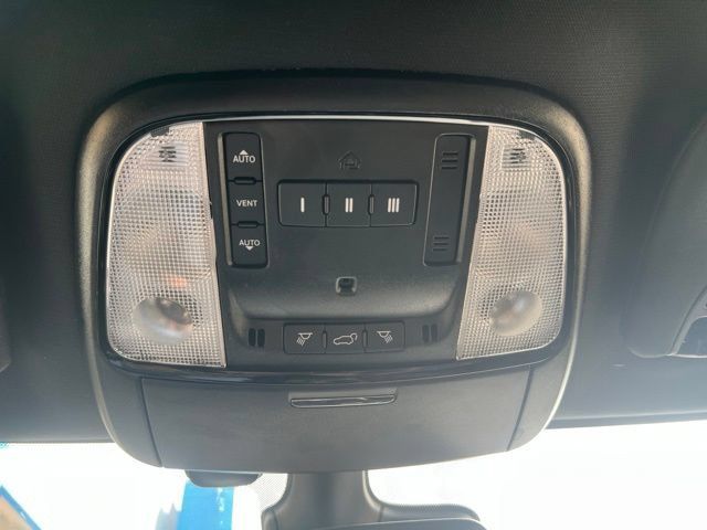 Used 2025 Dodge Durango GT AWD/4WD image 21
