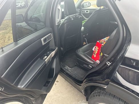 Used 2020 Ford Explorer XLT w/ Equipment Group 202A image 7