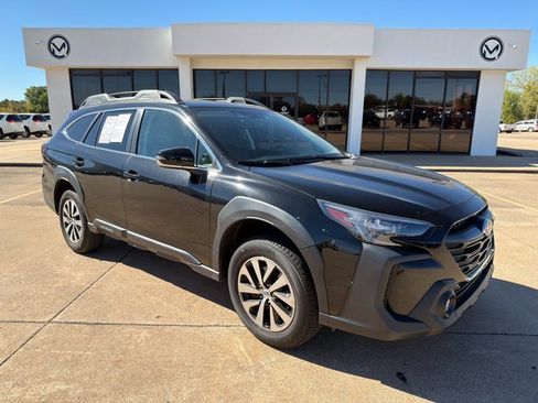 Used 2024 Subaru Outback Premium image 3