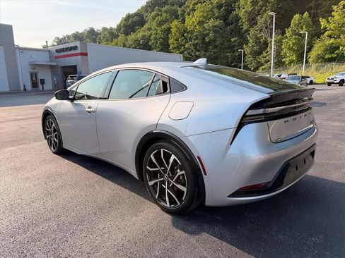 Used 2024 Toyota Prius Prime FWD image 9
