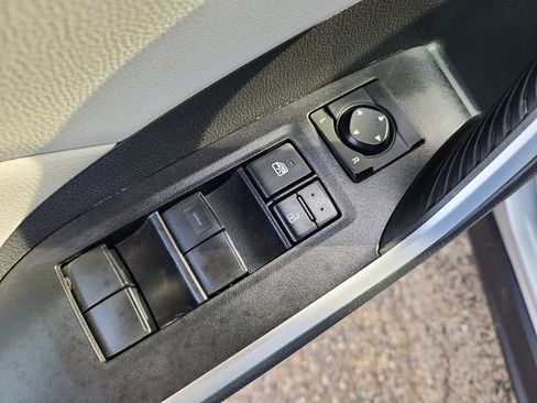 Used 2021 Toyota RAV4 XLE image 13