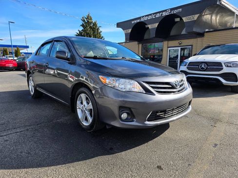 Used 2013 Toyota Corolla LE Special Edition image 1