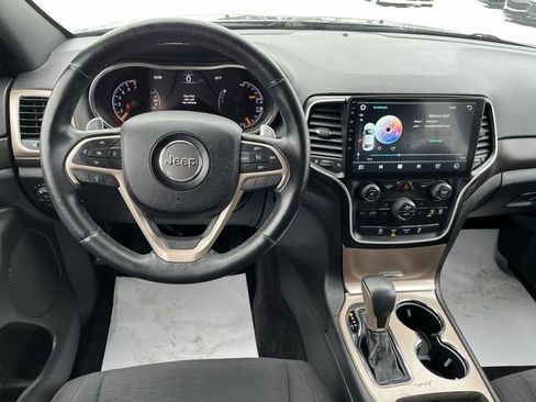 Used 2016 Jeep Grand Cherokee Laredo AWD/4WD image 13