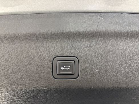 Used 2023 Chevrolet Suburban Premier w/ Premium Package image 44