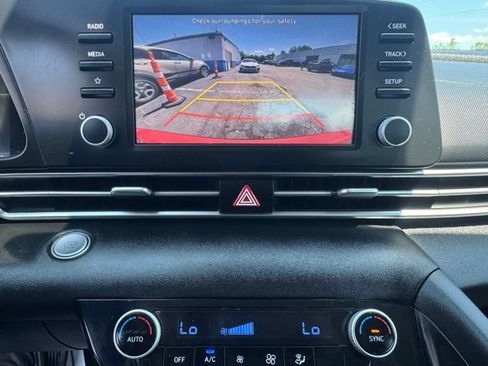 Used 2023 Hyundai Elantra SEL FWD image 16
