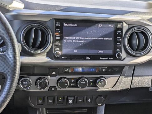 Used 2022 Toyota Tacoma Limited image 15