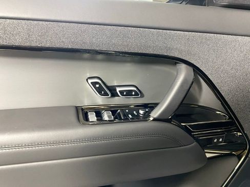 Used 2023 Land Rover Range Rover Sport SE AWD/4WD image 10