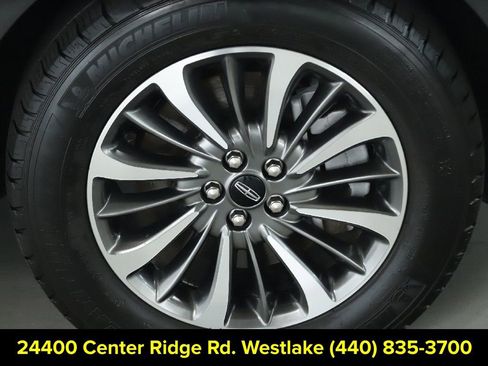 Used 2022 Lincoln Nautilus Reserve image 10