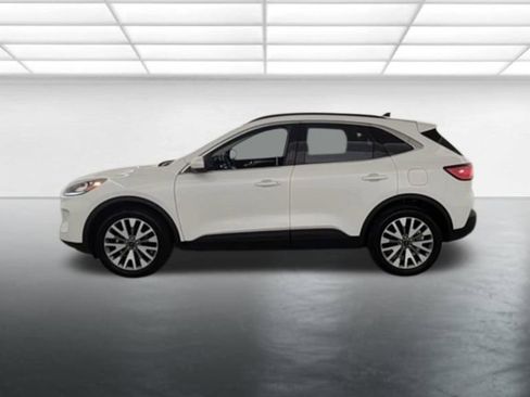 Certified 2022 Ford Escape Titanium w/ Class II Trailer Tow Package image 6