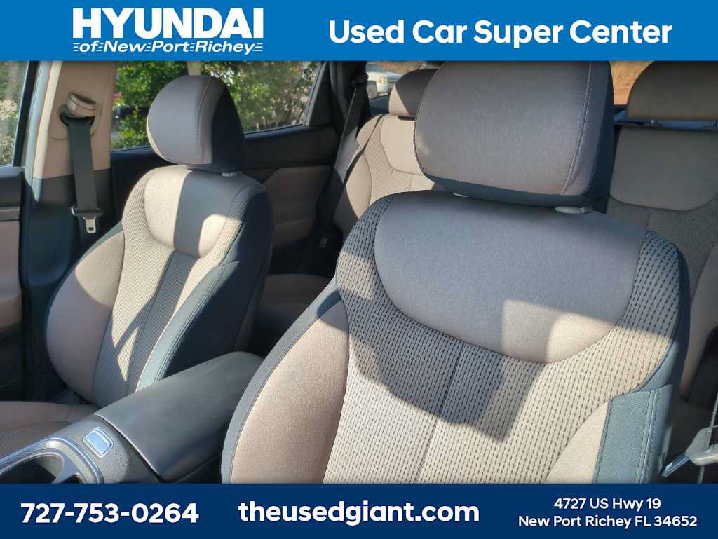 Certified 2023 Hyundai Santa Fe SEL AWD/4WD image 3