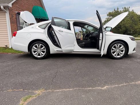 Used 2018 Chevrolet Impala LT FWD image 23