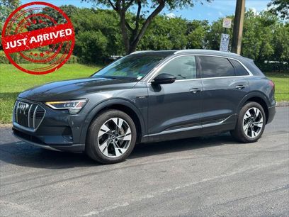 Used 2022 Audi e-tron Premium Plus w/ Premium Plus Package