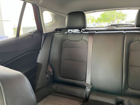 Used 2025 Chevrolet Trax LT image 39