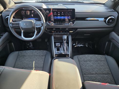 Used 2024 Chevrolet Colorado Z71 w/ Z71 Convenience Package 2 image 18