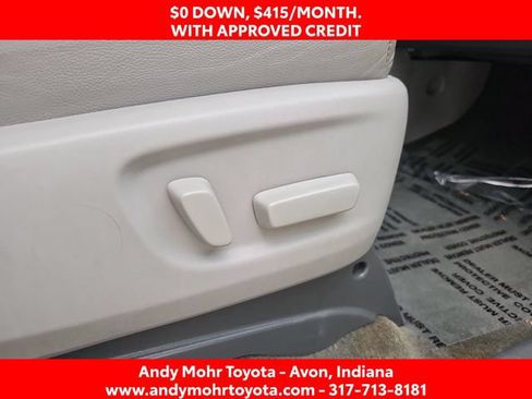 Used 2017 Toyota Sienna XLE Premium FWD image 37