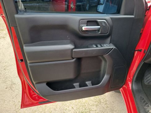 Used 2022 Chevrolet Silverado 1500 Custom w/ Safety Confidence Package AWD/4WD image 11