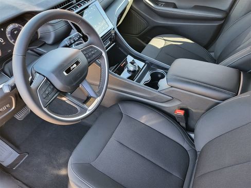 New 2025 Jeep Grand Cherokee L Laredo w/ Trailer Tow Package image 9